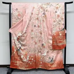 金彩で燕や桜、草花模様が施された振袖 晴れ着 着物