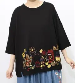 スカラー　scolar 152763：キッチンのこびと柄 刺繍プルオーバー