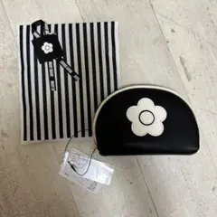 MARY QUANT エナメルアイコンデイジーパッチラウンドポーチ