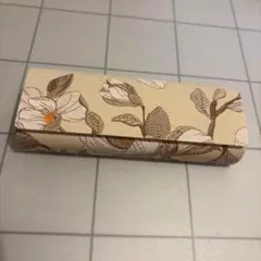 【新品】花柄メガネケース ベージュ系
