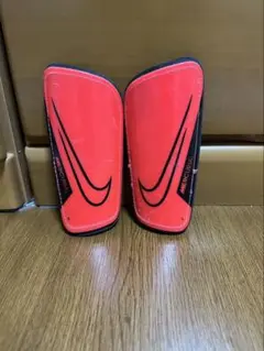 Nike Mercurial シンガード レッド 収納袋付き