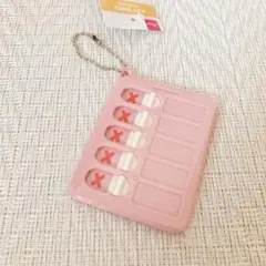 ［新品］ダイソー　キーホルダー　チェッカー　ピンク
