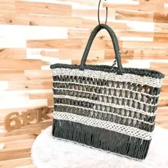 【ザラ】編み込み ペーパー トートバッグ かごバッグ ポーチ付き 緑×ベージュ