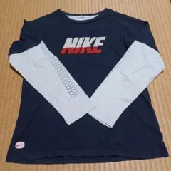 NIKE　長袖シャツ