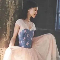 新品 stina スティナ 大人気 レオタード M 完売