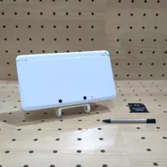 動作品/点検・整備済み ニンテンドー3DS 本体 ピュアホワイト（付属品あり）