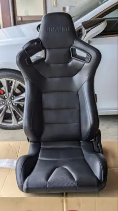 Braum racing セミバケットシート　ハーネス付き　ブラウムレーシング 2脚【Braum Racing セミバケットシート Venom 赤＆黒】 | Works