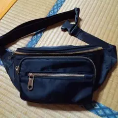 ボディバッグ