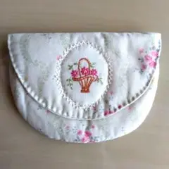 ホビーラホビーレ　花かご刺繍ポーチ　完成品