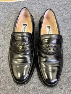 pierre cardin ローファー黒革靴です。