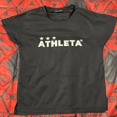 ATHLETA ブラックシャツ 星マーク付き　140