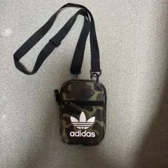 adidas 迷彩柄 ショルダーバッグ