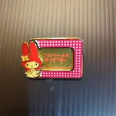 マイメロディ ピンバッジ 赤いチェック柄