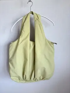 ショルダーバッグ　軽量