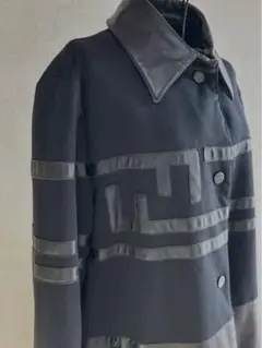 FENDIフェンディ ハーフコート 黒