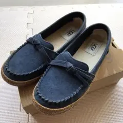 UGG モカシン フラットシューズ
