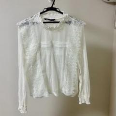 【ZARA】ザラ ホワイトレースブラウス レーストップスのサムネイル