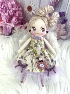 2025年激安 リボンヘア ビオラ柄 ハンドメイド ドールチャーム 人形