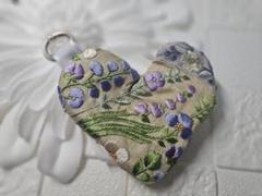 【37】インド刺繍リボンハートポーチ