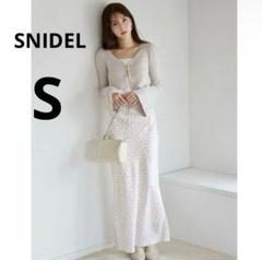 美品 snidel スナイデル 花柄 サテンキャミワンピース 0