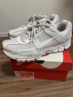 未使用❕ナイキ　ZOOM VOMERO 5 28cm 2025年最新】nike zoom vomero 5 28cmの人気アイテム - メルカリ