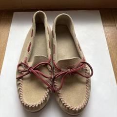 お値下げ⭐︎8UGG ピンク モカシン シューズ モカシン/デッキシューズ（ピンク/桃色系）ファッション通販