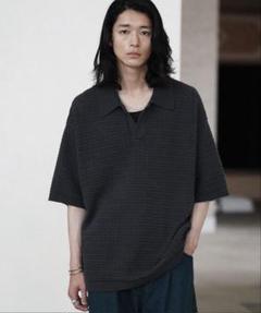 TUCK SKIPPER KNIT POLO Sサイズ　グレイッシュブルー セール】TUCK SKIPPER KNIT POLO（ポロシャツ）｜WYM LIDNM