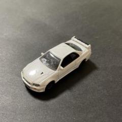 トミカ NISSAN日産 SKYLINEスカイライン GT-R 白い車ミニカーのサムネイル