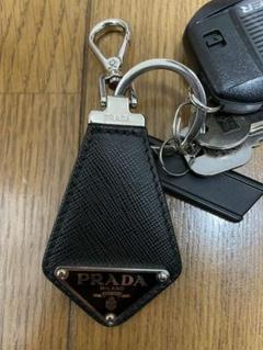 新品☆PRADA(プラダ)キーホルダー Black - メルカリ 新品☆PRADA(プラダ)キーホルダー Black - メルカリ