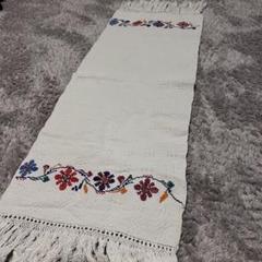 ハンガリー手刺繍♦︎可愛いお花のテーブルクロス （約）82cm x82cm