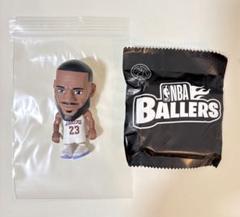 ラストワン！NBA BALLERS レブロン　白　フィギュア　ミニポスター付 エンターベイ 1/6インチ レブロン・ジェームズ フィギュア LA