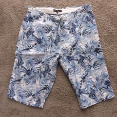 セマンティクデザイン　ボタニカル柄ショ－トパンツ