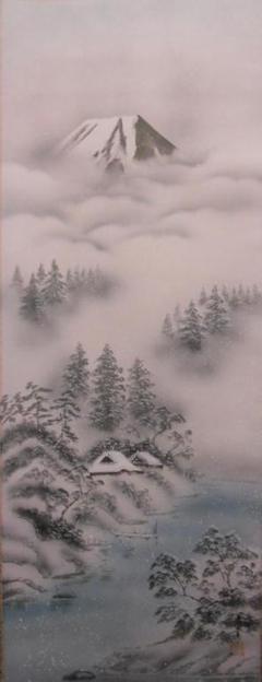 掛け軸 桑田美堂 彩色冬景 絹本 希少 軸装 茶道具 掛軸 美品 です。 掛け軸 桑田美堂 彩色冬景 絹本 希少 軸装 茶道具 掛軸 美品 です。