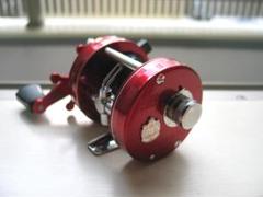Abu アンバサダー 2500C RED 新品未使用品 ABU アブガルシア アンバサダー 2500C レッド #070007（未使用品