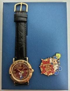 ミッキーマウス　腕時計＆ピンバッジセット（電池交換済・稼働品）東京ディズニーシーのサムネイル