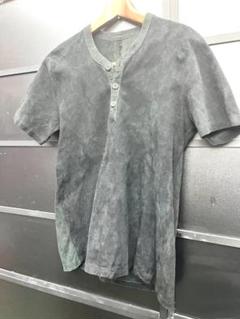 オールレザー Tシャツ ヘンリーネック 本体カラー：ブラック（黒）