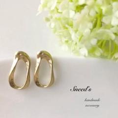 ▪マットゴールドオーバルデザインピアス