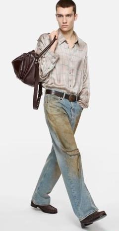 大人気即完売！アクネ・ルーズフィットジーンズのサムネイル