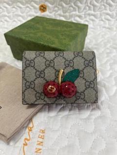 GUCCI チェリー 装飾 コインケース Gucci チェリー装飾 コインケース - メルカリ