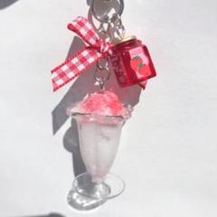 Ｎｏ．2 ハンドメイド かき氷 いちご練乳 キーホルダー チャーム ✩.*˚