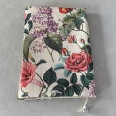 ☆ハンドメイド　ブックカバー　文庫本　ボタニカルフラワー　しおり付き☆