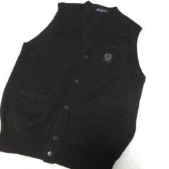 REGALTRAD ベスト 刺繍ロゴ 前ボタン 日本製 黒 ポケットありのサムネイル