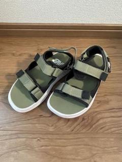 New Balance オリーブグリーン サンダル