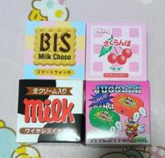 チロルチョコ　さくらんぼ、ジャグラー　スマートウォッチ、ワイヤレスイヤホン