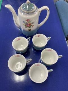 寿陶苑 前畑陶器 高級小鉢 皿 花柄 新品 寿陶苑 前畑陶器 高級小鉢 皿 花柄 ※海外発送の場合、木箱は付属