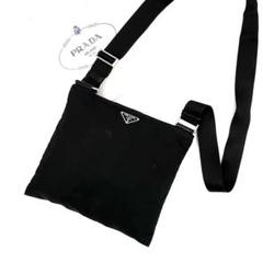 付属品完備/近年モデル✨プラダ ショルダーバッグ 三角ロゴ