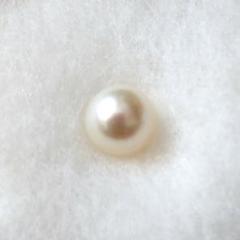 本真珠玉　直径約7mm　ホワイト系