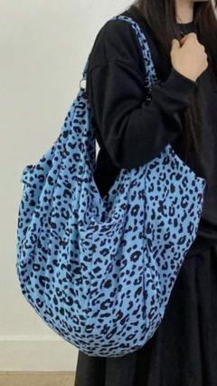ElfBag 青と黒のヒョウ柄 ショルダーバッグ 大容量　大人気商品　残り1点