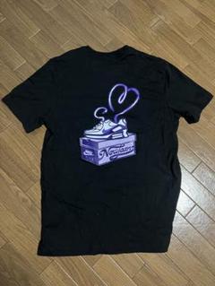 【L】NIKE New Jeans コラボ Tシャツ スモールプリントバニーズ NIKE - NIKE x NewJeans シンガポール限定Tシャツの通販 by