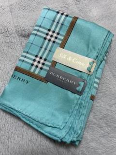 【新品タグ付き】 BURBERRY 青い花柄シルク風 大判スカーフ 87×87 新品タグ付き】 BURBERRY 青い花柄シルク風 大判スカーフ 87×87